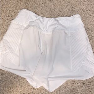 white lulu shorts